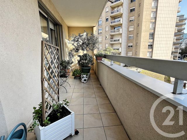 Appartement F5 à vendre - 5 pièces - 110.43 m2 - COURBEVOIE - 92 - ILE-DE-FRANCE - Century 21 Conseil Immobilier