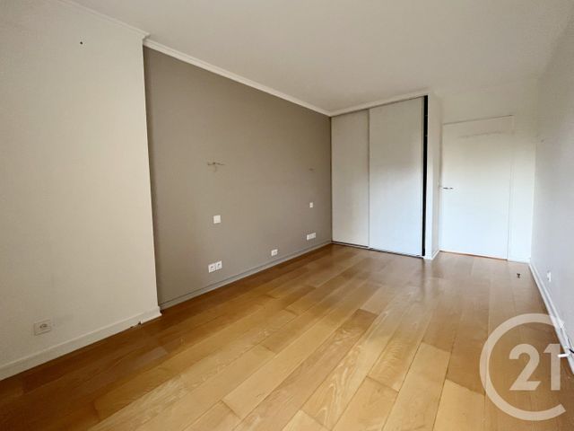 Appartement F5 à vendre - 5 pièces - 110.43 m2 - COURBEVOIE - 92 - ILE-DE-FRANCE - Century 21 Conseil Immobilier