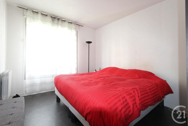 Afficher la photo en grand Appartement F3 à vendre - 3 pièces - 67.52 m2 - COURBEVOIE - 92 - ILE-DE-FRANCE - Century 21 Conseil Immobilier