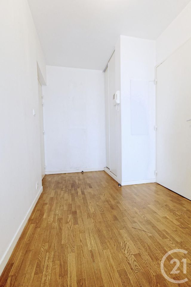 Afficher la photo en grand Appartement F2 à louer - 2 pièces - 47.8 m2 - COURBEVOIE - 92 - ILE-DE-FRANCE - Century 21 Conseil Immobilier