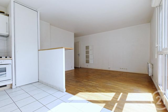 Afficher la photo en grand Appartement F2 à louer - 2 pièces - 47.8 m2 - COURBEVOIE - 92 - ILE-DE-FRANCE - Century 21 Conseil Immobilier