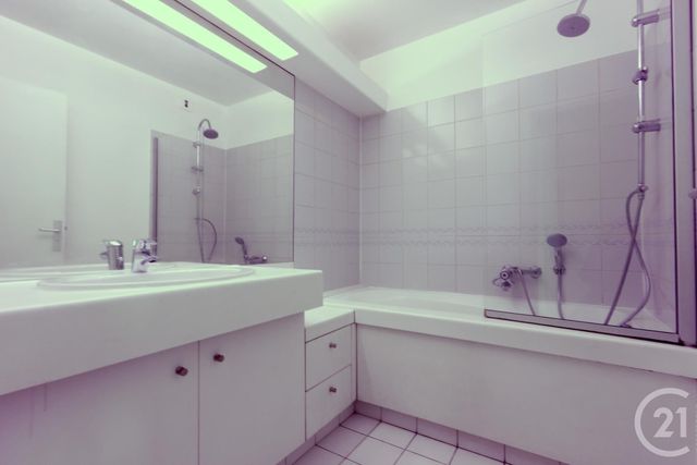 Afficher la photo en grand Appartement F2 à louer - 2 pièces - 54.98 m2 - COURBEVOIE - 92 - ILE-DE-FRANCE - Century 21 Conseil Immobilier