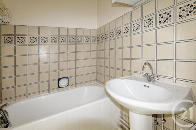 Afficher la photo en grand Appartement F1 à louer - 1 pièce - 20.82 m2 - COURBEVOIE - 92 - ILE-DE-FRANCE - Century 21 Conseil Immobilier