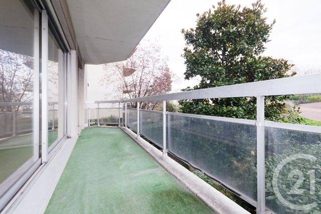 Afficher la photo en grand Appartement F3 à louer - 3 pièces - 71.6 m2 - COURBEVOIE - 92 - ILE-DE-FRANCE - Century 21 Conseil Immobilier