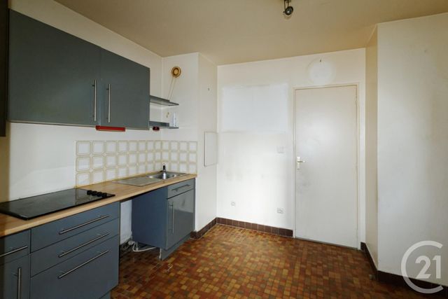 Afficher la photo en grand Appartement F3 à louer - 3 pièces - 71.6 m2 - COURBEVOIE - 92 - ILE-DE-FRANCE - Century 21 Conseil Immobilier