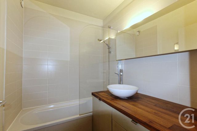 Afficher la photo en grand Appartement F2 à louer - 2 pièces - 45.83 m2 - COURBEVOIE - 92 - ILE-DE-FRANCE - Century 21 Conseil Immobilier