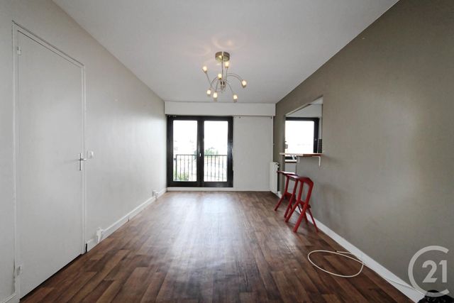 Afficher la photo en grand Appartement F2 à louer - 2 pièces - 45.83 m2 - COURBEVOIE - 92 - ILE-DE-FRANCE - Century 21 Conseil Immobilier