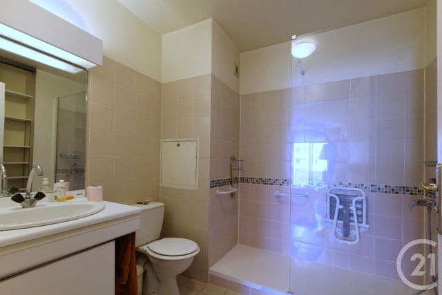 Afficher la photo en grand Appartement F4 à vendre - 4 pièces - 80.0 m2 - COURBEVOIE - 92 - ILE-DE-FRANCE - Century 21 Conseil Immobilier