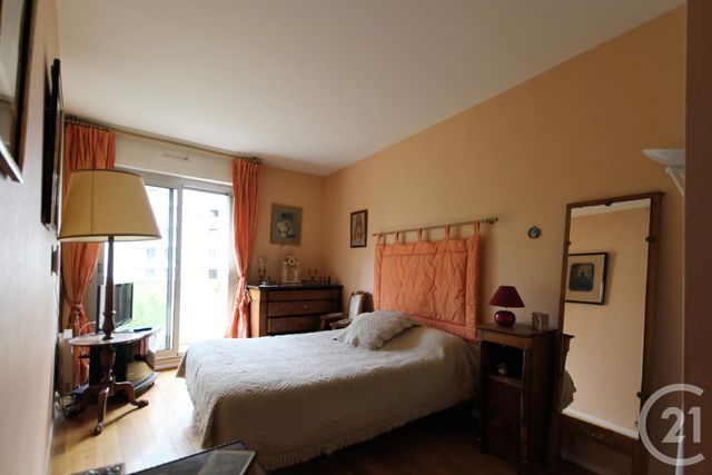 Afficher la photo en grand Appartement F4 à vendre - 4 pièces - 80.0 m2 - COURBEVOIE - 92 - ILE-DE-FRANCE - Century 21 Conseil Immobilier