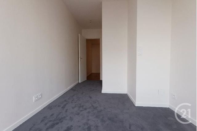 Afficher la photo en grand Appartement F2 à louer - 2 pièces - 43.0 m2 - COURBEVOIE - 92 - ILE-DE-FRANCE - Century 21 Conseil Immobilier