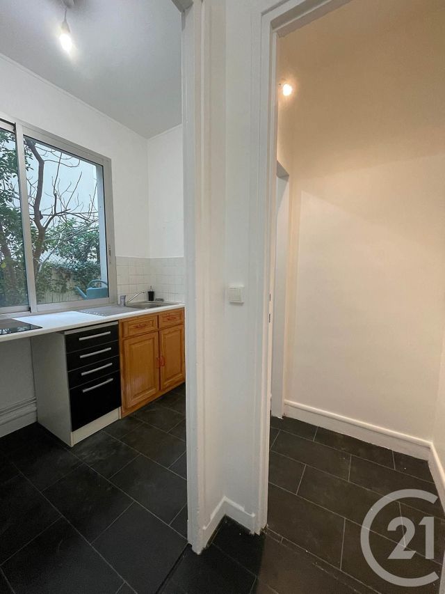 Afficher la photo en grand Appartement F2 à vendre - 2 pièces - 37.85 m2 - COURBEVOIE - 92 - ILE-DE-FRANCE - Century 21 Conseil Immobilier