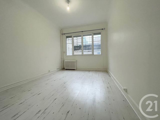 Afficher la photo en grand Appartement F2 à vendre - 2 pièces - 37.85 m2 - COURBEVOIE - 92 - ILE-DE-FRANCE - Century 21 Conseil Immobilier