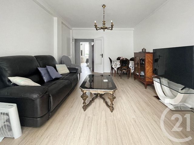 Appartement F3 à vendre - 3 pièces - 62.86 m2 - COURBEVOIE - 92 - ILE-DE-FRANCE - Century 21 Conseil Immobilier