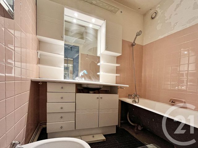 Appartement F2 à vendre - 2 pièces - 58.21 m2 - COURBEVOIE - 92 - ILE-DE-FRANCE - Century 21 Conseil Immobilier