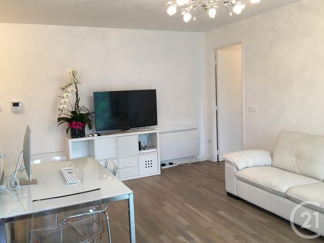 Appartement F3 à vendre - 3 pièces - 63.81 m2 - COURBEVOIE - 92 - ILE-DE-FRANCE - Century 21 Conseil Immobilier