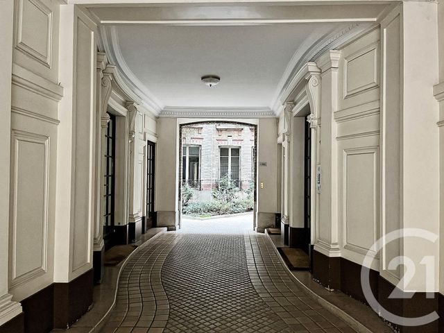 Afficher la photo en grand Appartement F2 à vendre - 2 pièces - 48.89 m2 - PARIS - 75017 - ILE-DE-FRANCE - Century 21 Conseil Immobilier