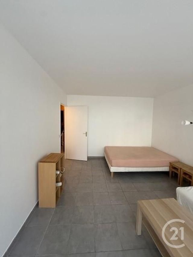 Appartement F1 à louer COURBEVOIE