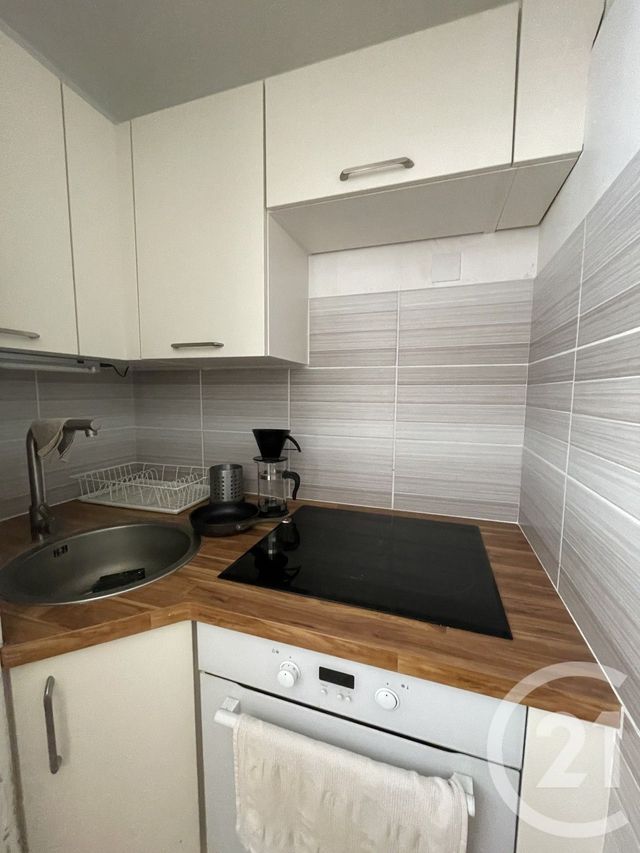 Afficher la photo en grand Appartement F2 à vendre - 2 pièces - 40.76 m2 - COURBEVOIE - 92 - ILE-DE-FRANCE - Century 21 Conseil Immobilier