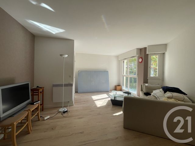 Afficher la photo en grand Appartement F2 à vendre - 2 pièces - 40.76 m2 - COURBEVOIE - 92 - ILE-DE-FRANCE - Century 21 Conseil Immobilier