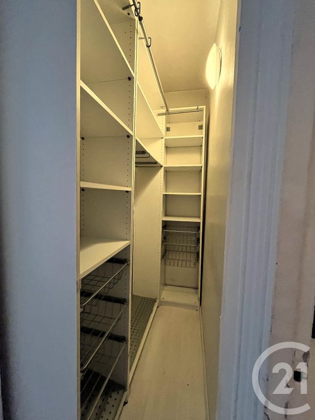 Afficher la photo en grand Appartement F3 à vendre - 3 pièces - 63.16 m2 - COURBEVOIE - 92 - ILE-DE-FRANCE - Century 21 Conseil Immobilier