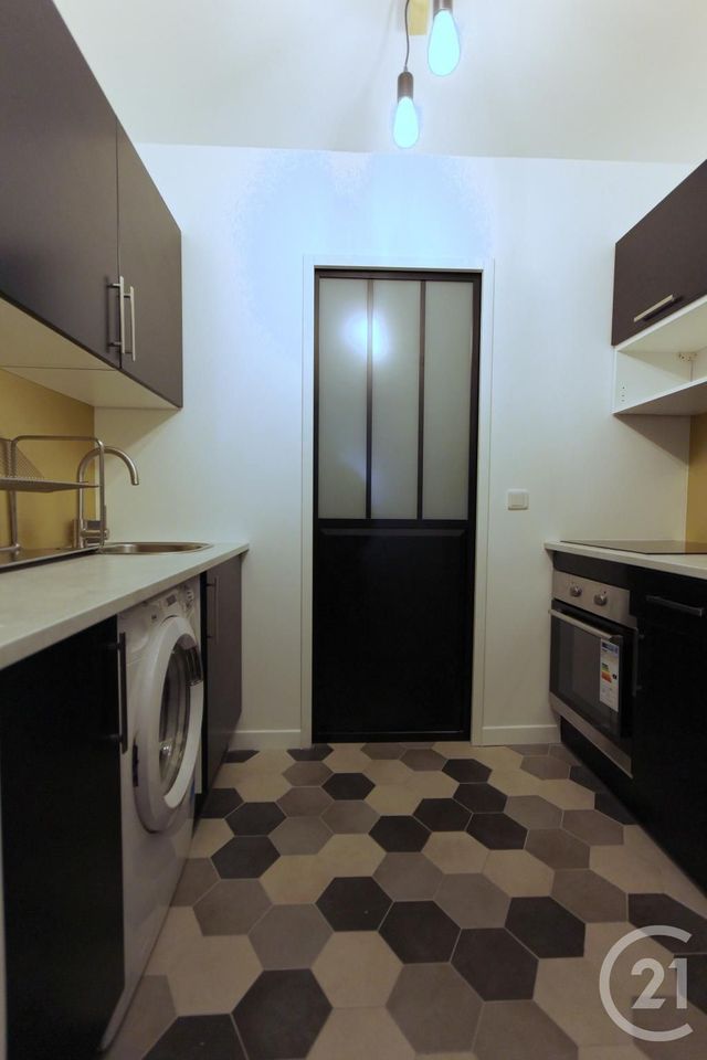 Appartement F2 à louer - 2 pièces - 34.06 m2 - COURBEVOIE - 92 - ILE-DE-FRANCE - Century 21 Conseil Immobilier