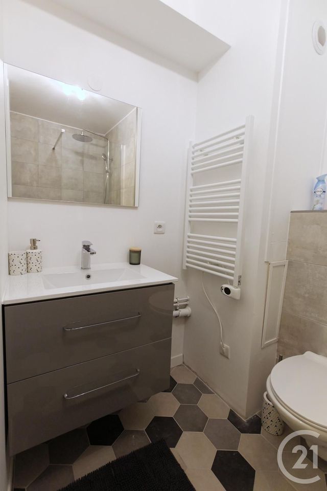 Appartement F2 à louer - 2 pièces - 34.06 m2 - COURBEVOIE - 92 - ILE-DE-FRANCE - Century 21 Conseil Immobilier