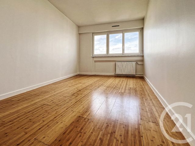 Appartement F4 à louer - 4 pièces - 106.45 m2 - COURBEVOIE - 92 - ILE-DE-FRANCE - Century 21 Conseil Immobilier