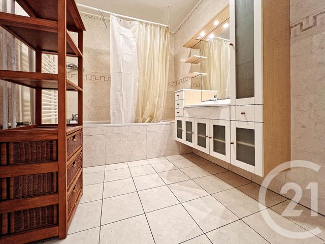 Appartement F4 à louer - 4 pièces - 106.45 m2 - COURBEVOIE - 92 - ILE-DE-FRANCE - Century 21 Conseil Immobilier