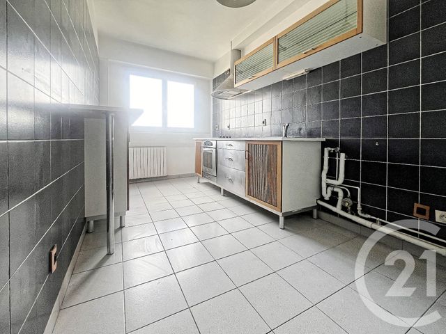 Appartement F4 à louer - 4 pièces - 106.45 m2 - COURBEVOIE - 92 - ILE-DE-FRANCE - Century 21 Conseil Immobilier