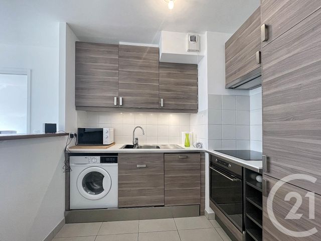 Appartement F2 à louer - 2 pièces - 39.49 m2 - COURBEVOIE - 92 - ILE-DE-FRANCE - Century 21 Conseil Immobilier