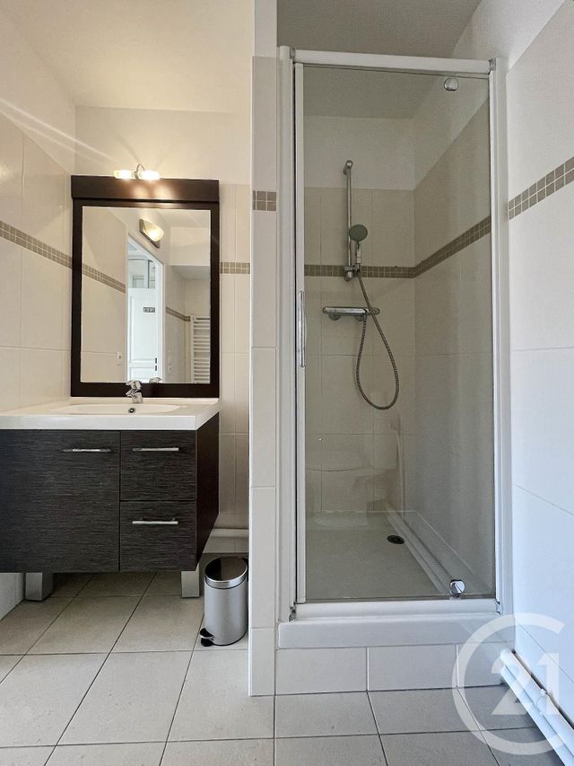 Appartement F2 à louer - 2 pièces - 39.49 m2 - COURBEVOIE - 92 - ILE-DE-FRANCE - Century 21 Conseil Immobilier