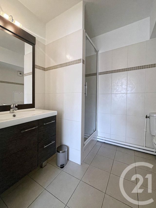 Appartement F2 à louer - 2 pièces - 39.49 m2 - COURBEVOIE - 92 - ILE-DE-FRANCE - Century 21 Conseil Immobilier