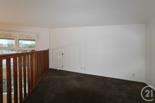 Appartement Duplex à louer - 2 pièces - 34.58 m2 - COURBEVOIE - 92 - ILE-DE-FRANCE - Century 21 Conseil Immobilier