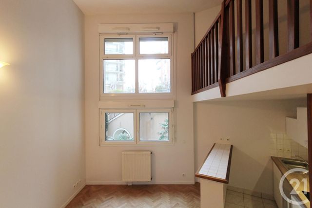 Appartement Duplex à louer - 2 pièces - 34.58 m2 - COURBEVOIE - 92 - ILE-DE-FRANCE - Century 21 Conseil Immobilier