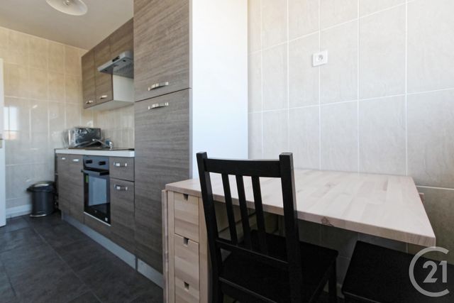 Appartement F2 à louer - 2 pièces - 52.6 m2 - COURBEVOIE - 92 - ILE-DE-FRANCE - Century 21 Conseil Immobilier