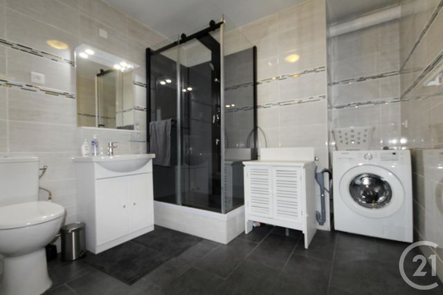 Appartement F2 à louer - 2 pièces - 52.6 m2 - COURBEVOIE - 92 - ILE-DE-FRANCE - Century 21 Conseil Immobilier