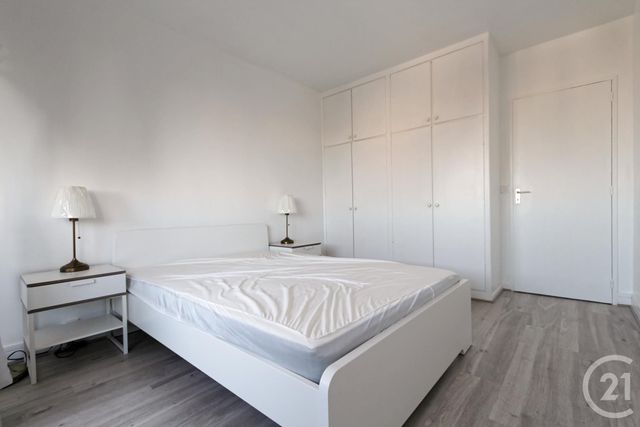 Appartement F2 à louer - 2 pièces - 52.6 m2 - COURBEVOIE - 92 - ILE-DE-FRANCE - Century 21 Conseil Immobilier