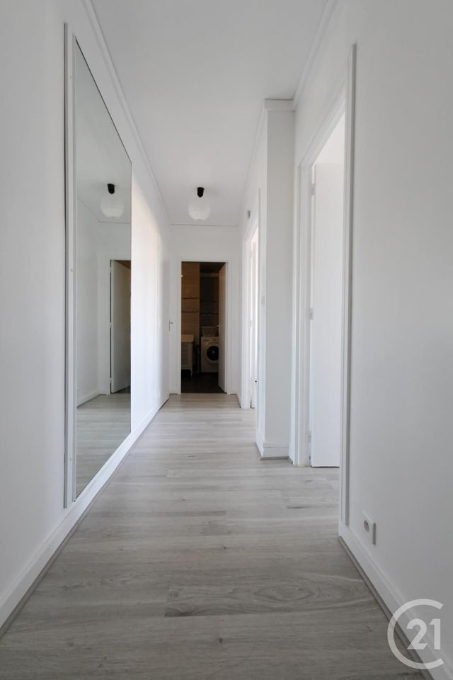 Appartement F2 à louer - 2 pièces - 52.6 m2 - COURBEVOIE - 92 - ILE-DE-FRANCE - Century 21 Conseil Immobilier