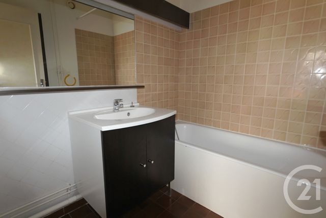 Appartement F1 à louer - 1 pièce - 27.65 m2 - COURBEVOIE - 92 - ILE-DE-FRANCE - Century 21 Conseil Immobilier