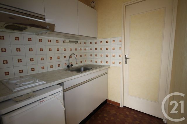 Appartement F1 à louer - 1 pièce - 27.65 m2 - COURBEVOIE - 92 - ILE-DE-FRANCE - Century 21 Conseil Immobilier