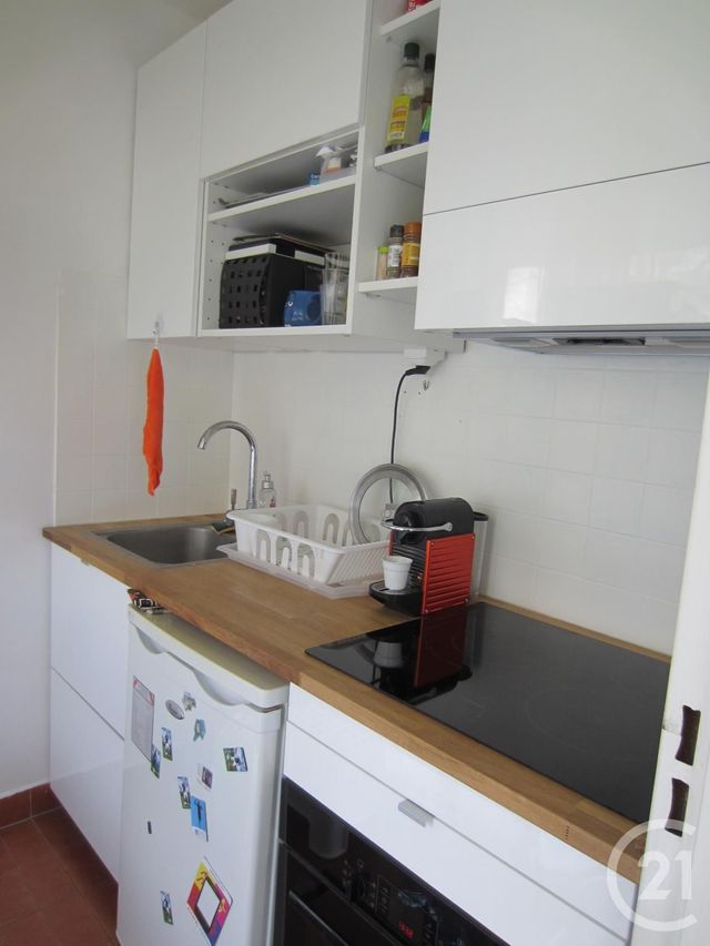 Appartement F1 à louer - 1 pièce - 26.42 m2 - COURBEVOIE - 92 - ILE-DE-FRANCE - Century 21 Conseil Immobilier