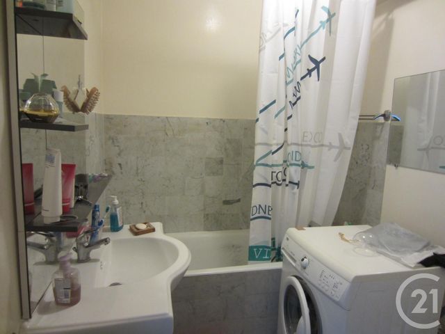 Appartement F1 à louer - 1 pièce - 26.42 m2 - COURBEVOIE - 92 - ILE-DE-FRANCE - Century 21 Conseil Immobilier