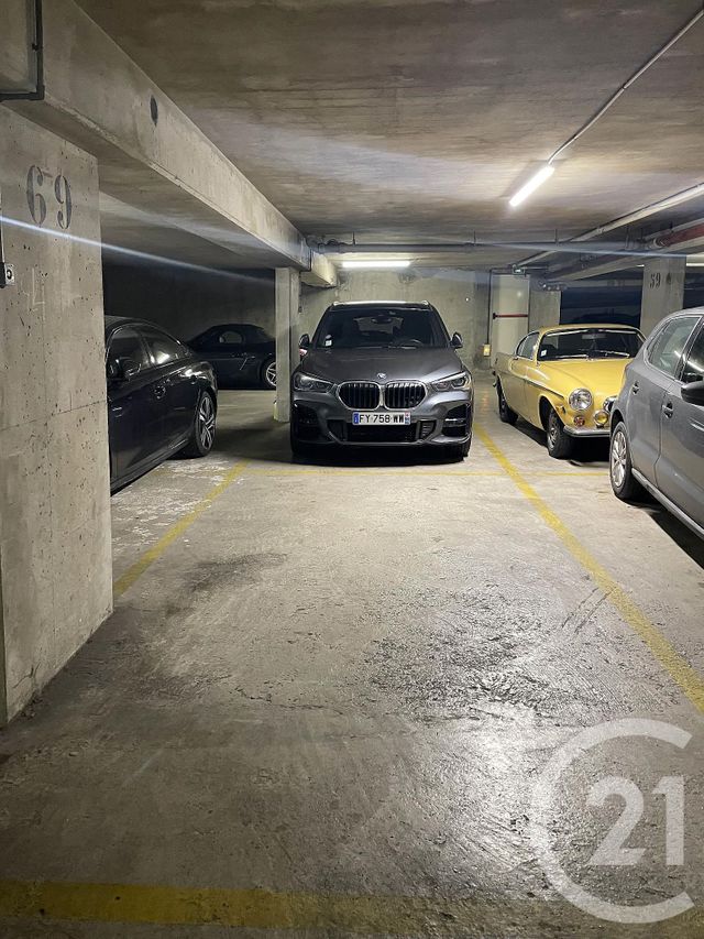 Appartement F2 à louer - 2 pièces - 47.8 m2 - COURBEVOIE - 92 - ILE-DE-FRANCE - Century 21 Conseil Immobilier