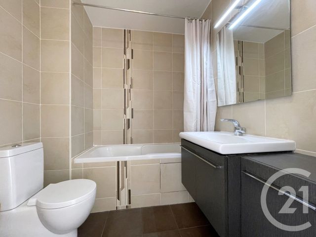 Appartement F2 à louer - 2 pièces - 39.87 m2 - COURBEVOIE - 92 - ILE-DE-FRANCE - Century 21 Conseil Immobilier