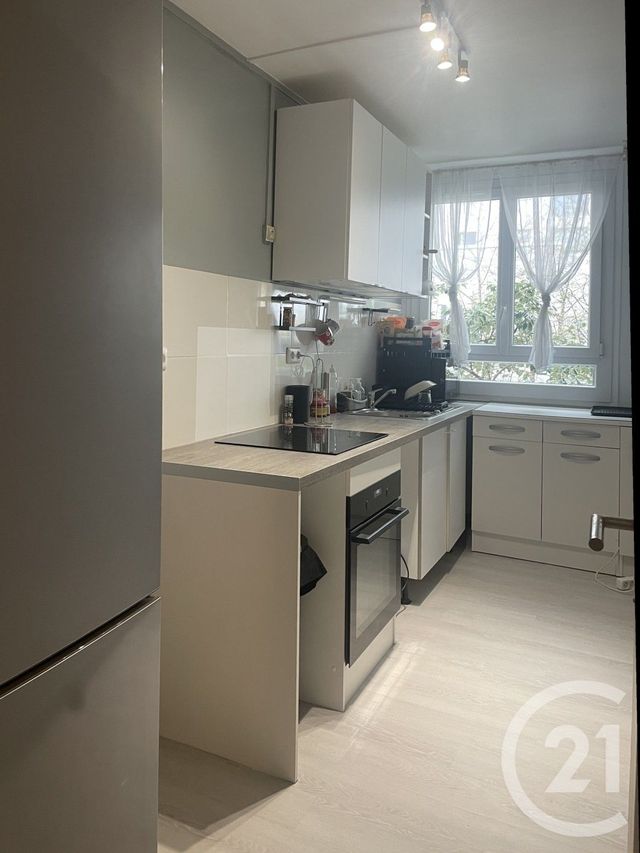 Appartement F2 à louer - 2 pièces - 46.45 m2 - COURBEVOIE - 92 - ILE-DE-FRANCE - Century 21 Conseil Immobilier