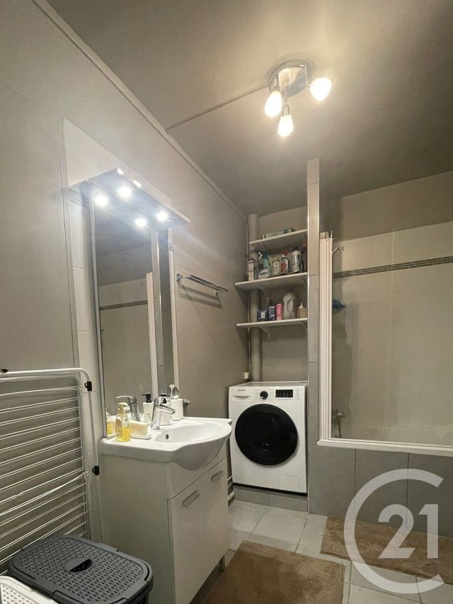 Appartement F2 à louer - 2 pièces - 46.45 m2 - COURBEVOIE - 92 - ILE-DE-FRANCE - Century 21 Conseil Immobilier