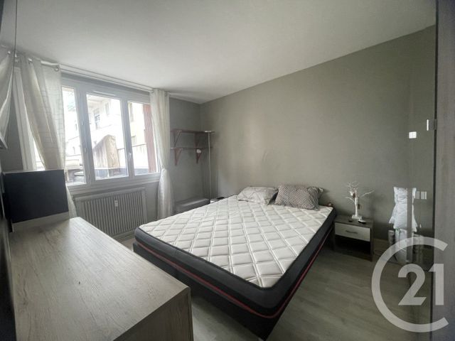 Appartement F2 à louer - 2 pièces - 46.45 m2 - COURBEVOIE - 92 - ILE-DE-FRANCE - Century 21 Conseil Immobilier