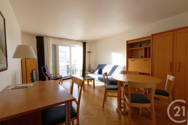 Appartement F2 à louer - 2 pièces - 54.57 m2 - COURBEVOIE - 92 - ILE-DE-FRANCE - Century 21 Conseil Immobilier
