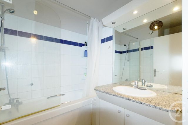 Appartement F2 à louer - 2 pièces - 54.0 m2 - COURBEVOIE - 92 - ILE-DE-FRANCE - Century 21 Conseil Immobilier