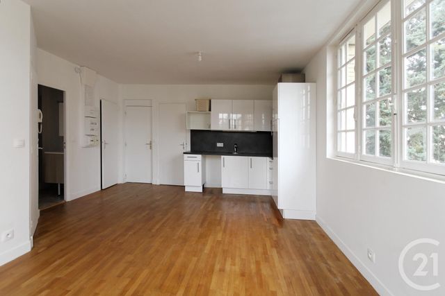 Appartement F3 à louer - 3 pièces - 45.0 m2 - COLOMBES - 92 - ILE-DE-FRANCE - Century 21 Conseil Immobilier